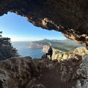 Magical City Walk, Sunset Hike and Aperitivo in Spring Alghero.